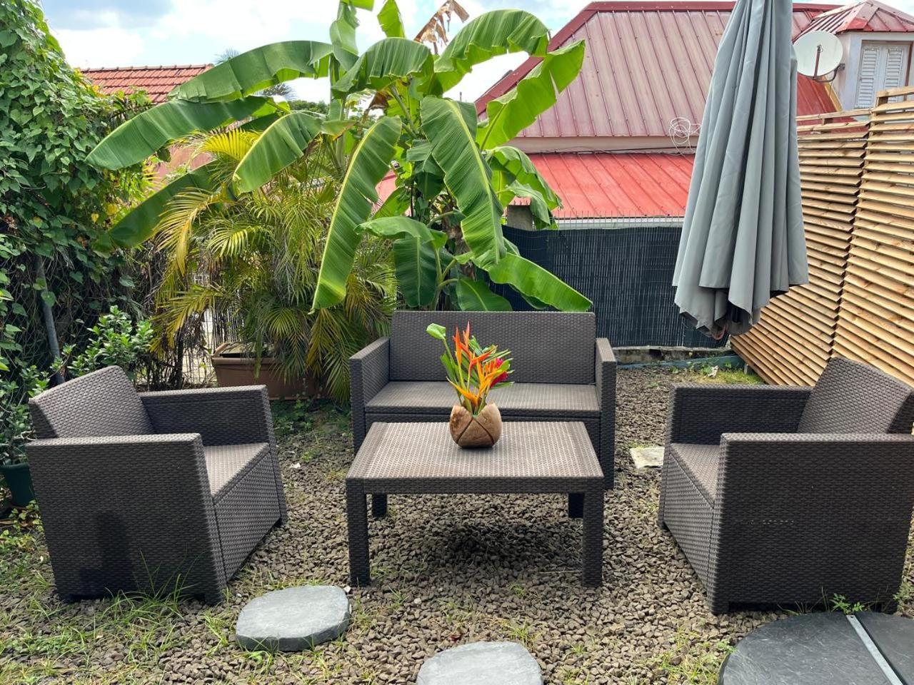 Agreable Appartement En Rez-De-Jardin A 450M De La Mer Sainte-Anne Exterior foto